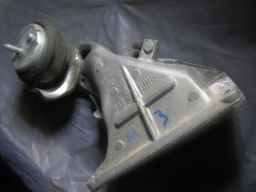BMW E46 M3 Engine Motor Mount MOUNT SUPPORT BRACKET RIGHT SIDE